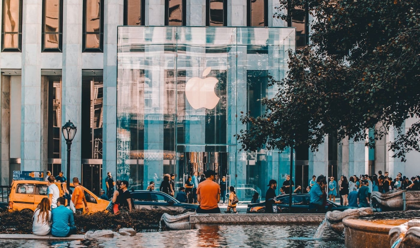 front-facade-apple-store-new-york.jpg