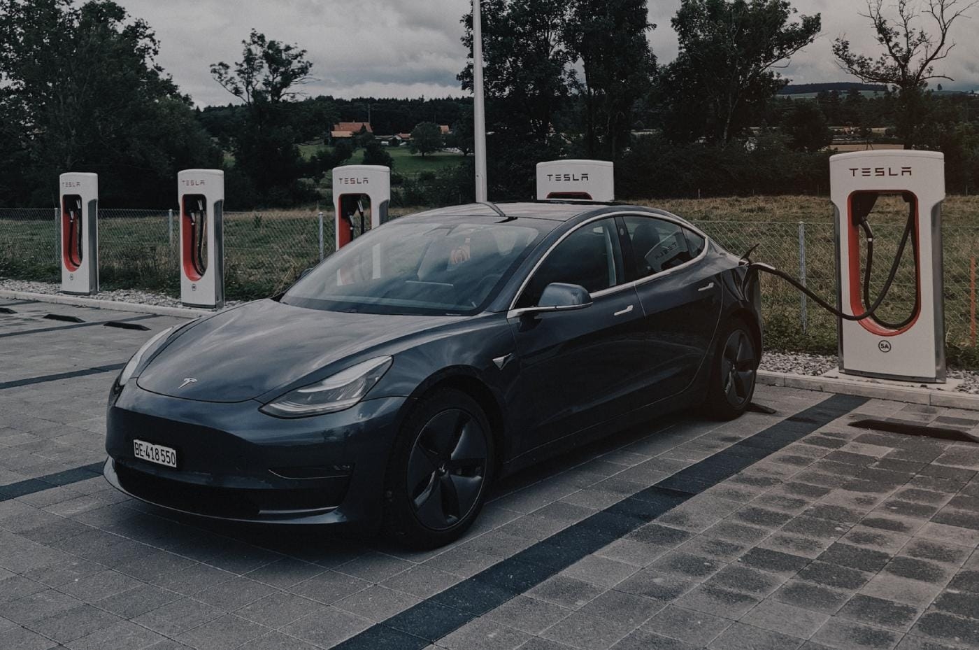 tesla-electric-vehicle-charging-battery.jpg